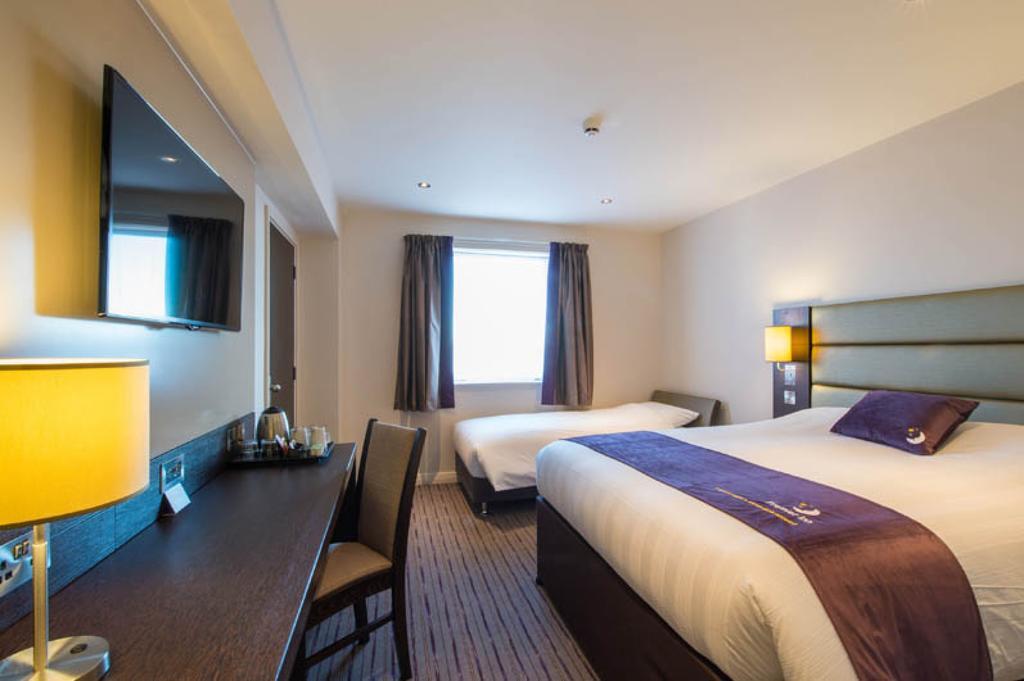 Premier Inn Manchester - Prestwich Exterior photo