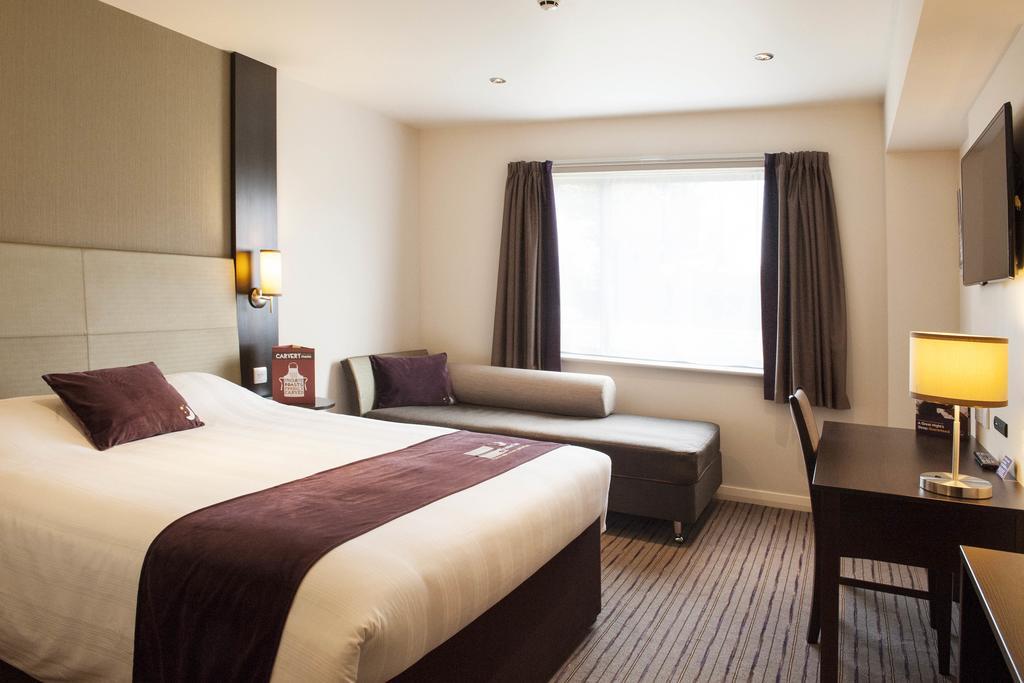 Premier Inn Manchester - Prestwich Exterior photo