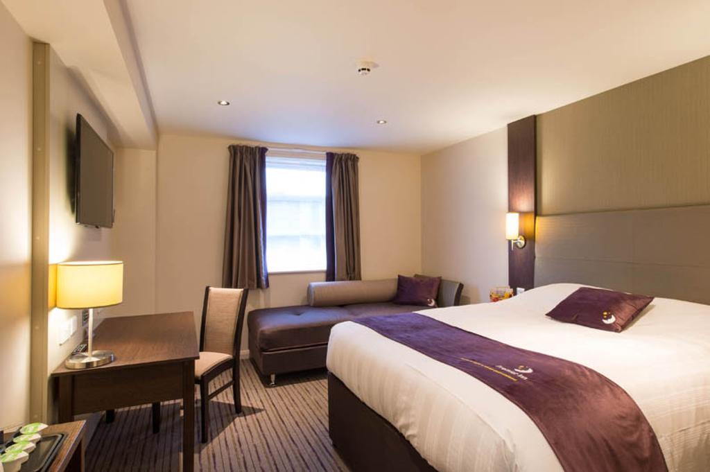 Premier Inn Manchester - Prestwich Exterior photo