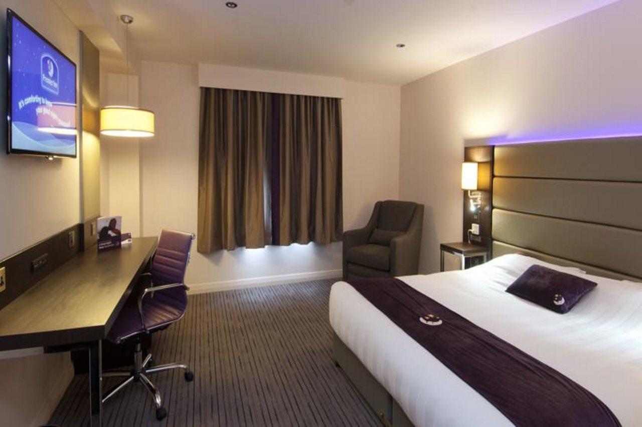 Premier Inn Manchester - Prestwich Exterior photo