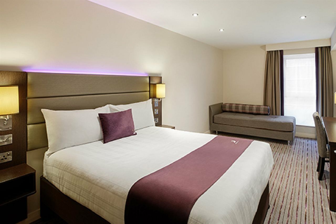 Premier Inn Manchester - Prestwich Exterior photo